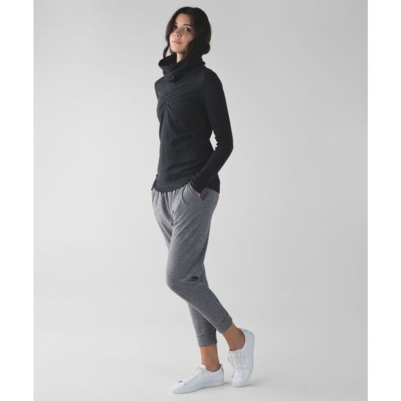 Lululemon In A Cinch Long Sleeve Tee Reversible Cowl Neck Pullover Small Gray - Picture 2 of 14